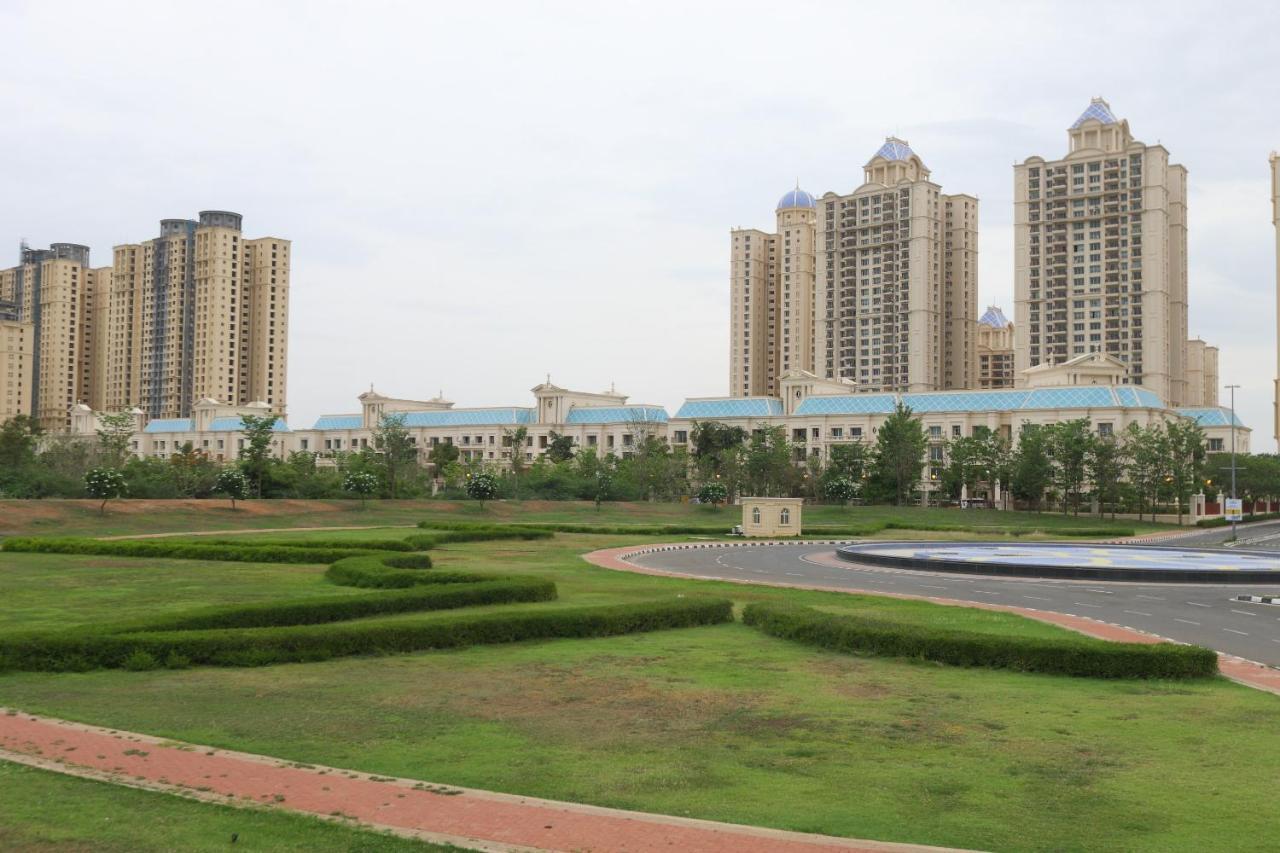 Hotel Oyo 6954 The Lawns Oragadam Exterior foto